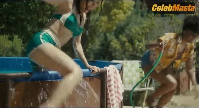 Kiernan Shipka, Krysten Ritter and Karen Fukuhara's Swimsuit Scene in Stone Cold Fox