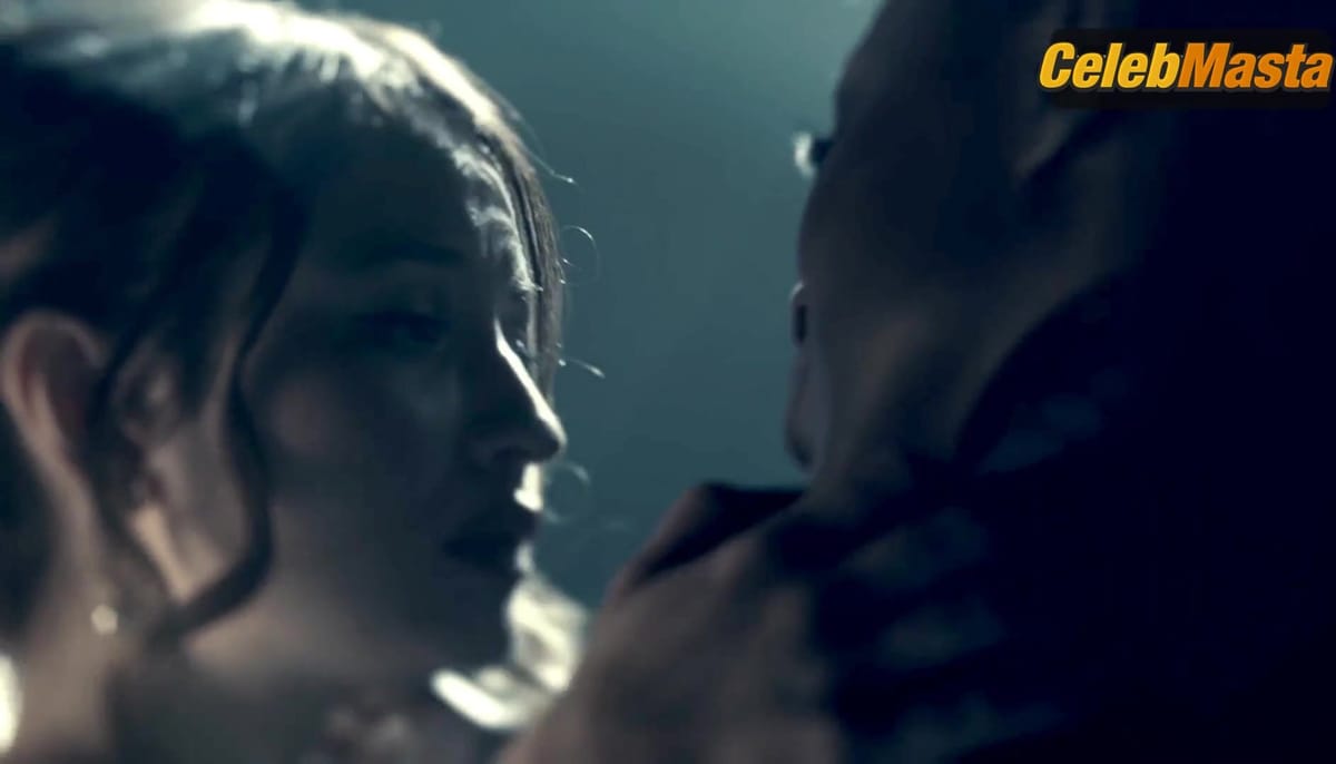 Emily Browning and Yetide Badaki's Lesbian Sex Scene in American Gods