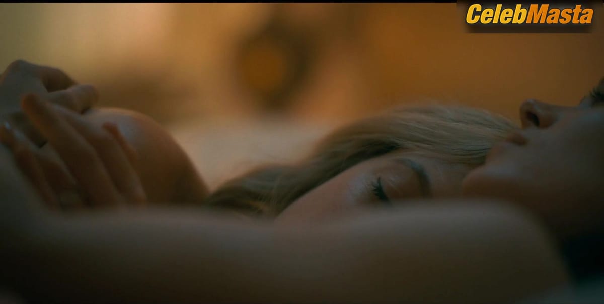 Ellen Page, Marin Ireland's Lesbian Scene in The Umbrella Academy