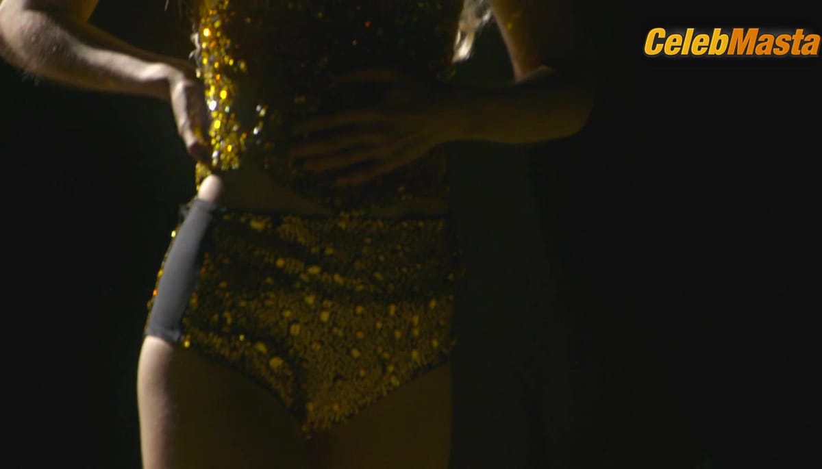 Gigi Hadid, Hailey Baldwin and Paloma Elsesser's Sexy Scene in Victoria's Secret The Tour '23