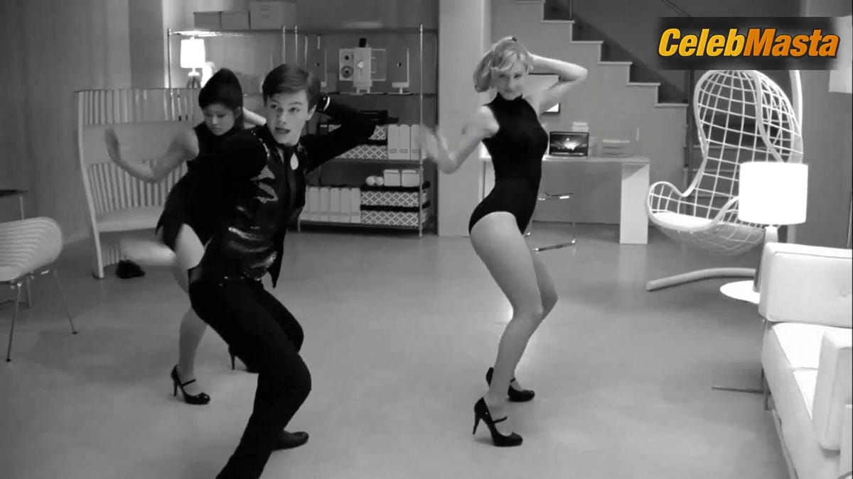 Jenna Ushkowitz and Heather Morris's Hot Scene in Glee