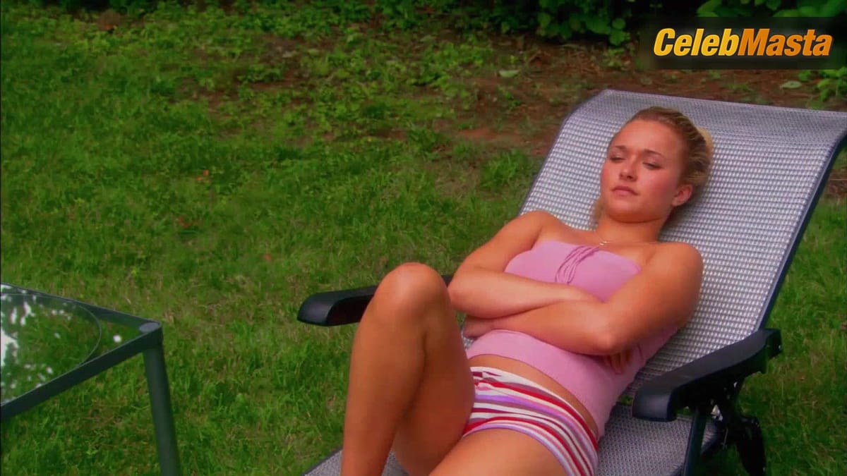 Hayden Panettiere's Sexy Scene in The Architect