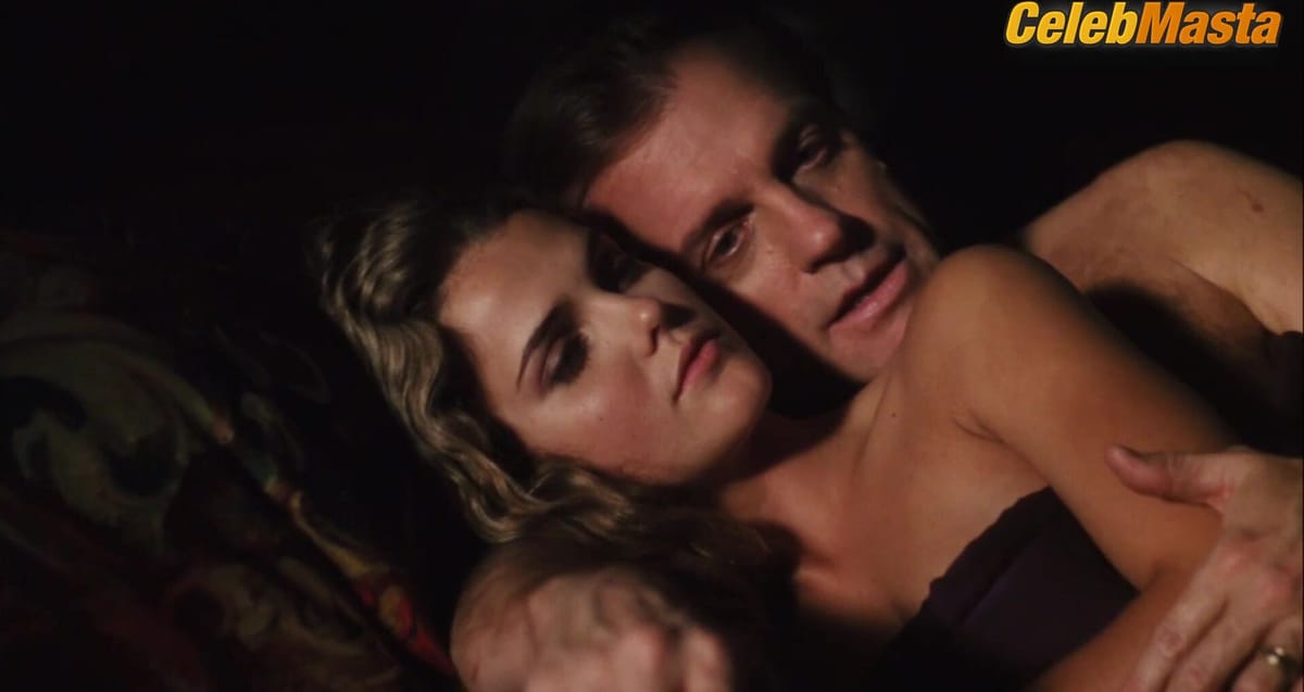 Keri Russell's Tits and Swimsuit Scene in The Babysitter's Seduction