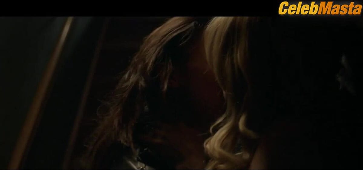 Mena Suvari and Lena Hall Bare Lesbian Scene in Becks