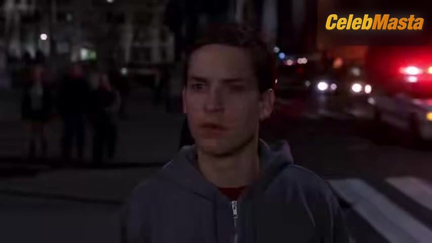 Kirsten Dunst Steamy Scene in Spider-man