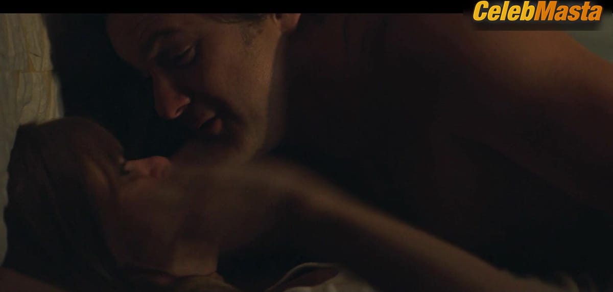 Amanda Peet's Sex Scene from Fatal Attraction