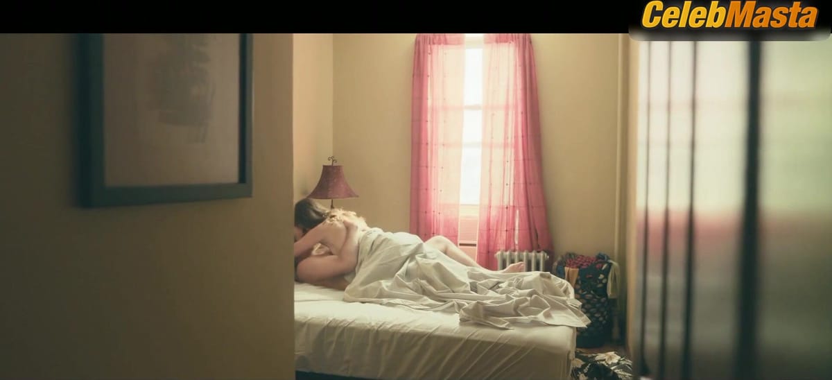 Amanda Peet's Underwear Scene in Your Friends & Neighbors