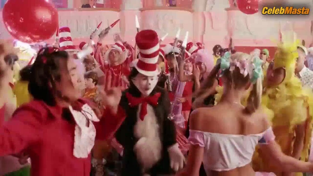 Paris Hilton's Sexy Scene from The Cat In The Hat