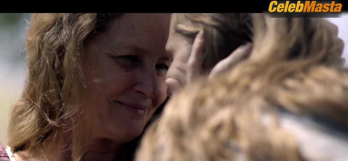 Melissa Leo and Teresa Palmer's Lesbian Scene from The Ever After