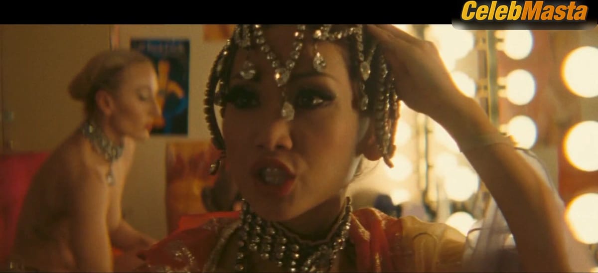 Pamela Anderson, Kiernan Shipka, Brenda Song and Amber Snow Tits Scene in The Last Showgirl
