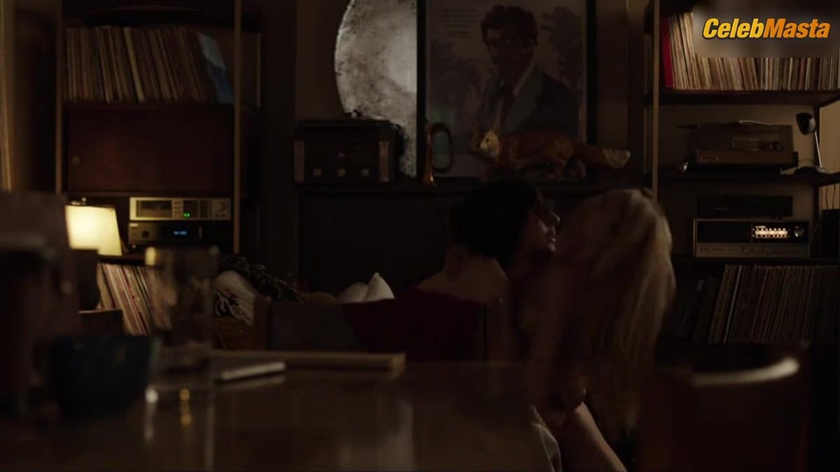 Jemima Kirke's Booty Scene in Girls