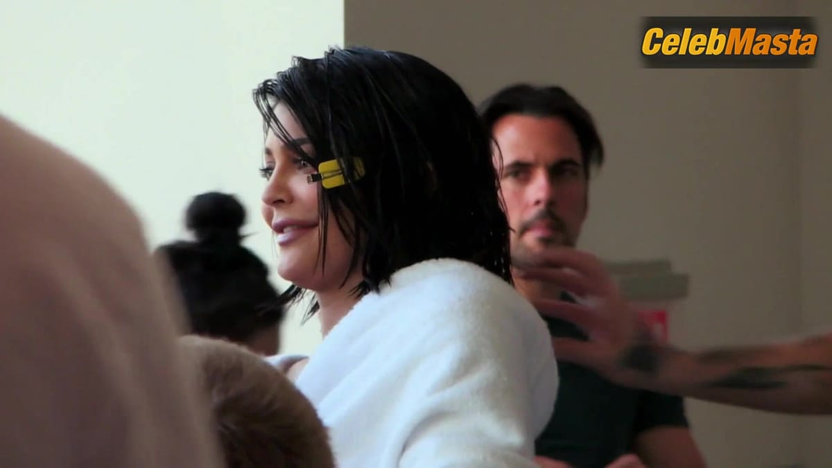 Kim Kardashian West and Kylie Jenner's Underwear Scene in Keeping Up With The Kardashians