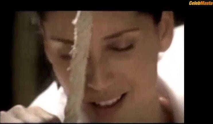 Leonor Varela's Underwear Scene from Deseo