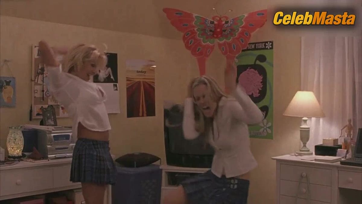 Pamela Anderson and Jenny McCarthy Underwear Scene from Scary Movie 3