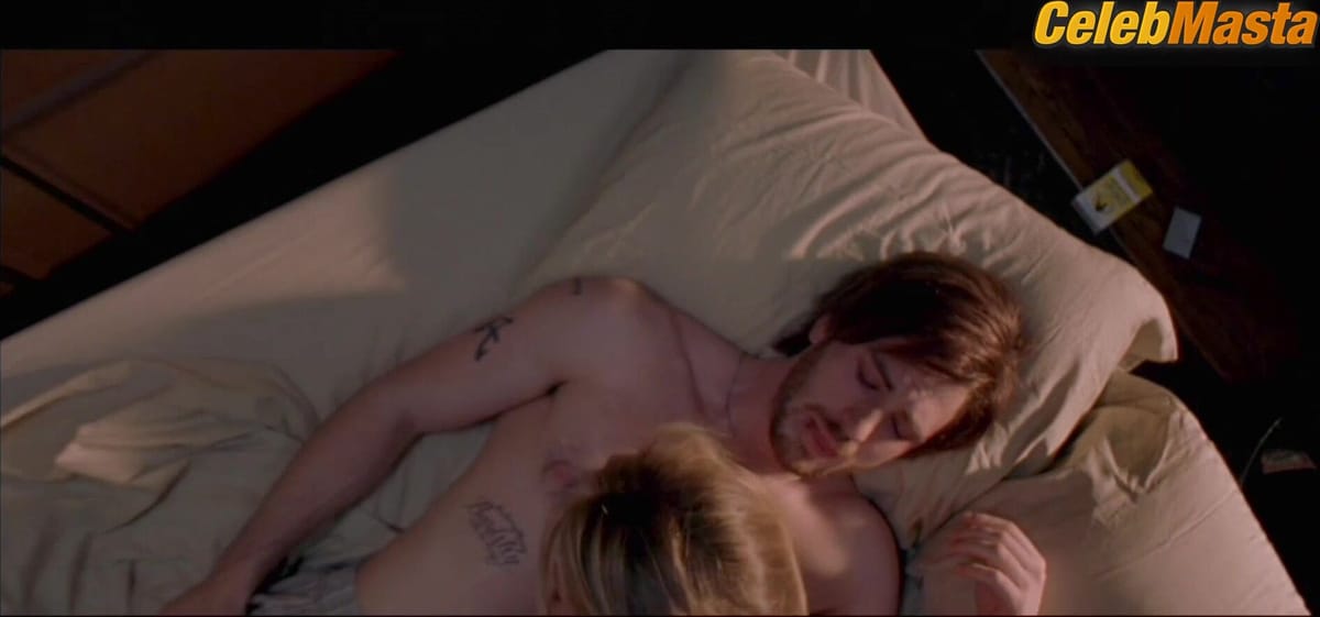 Jessica Biel and Vanessa Motta Booty, Body Double Scene in London