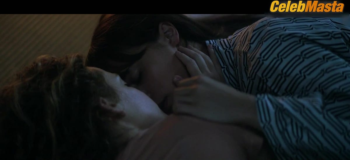 Riley Keough and Alicia Vikander's Lesbian Sex Scene in Earthquake Bird