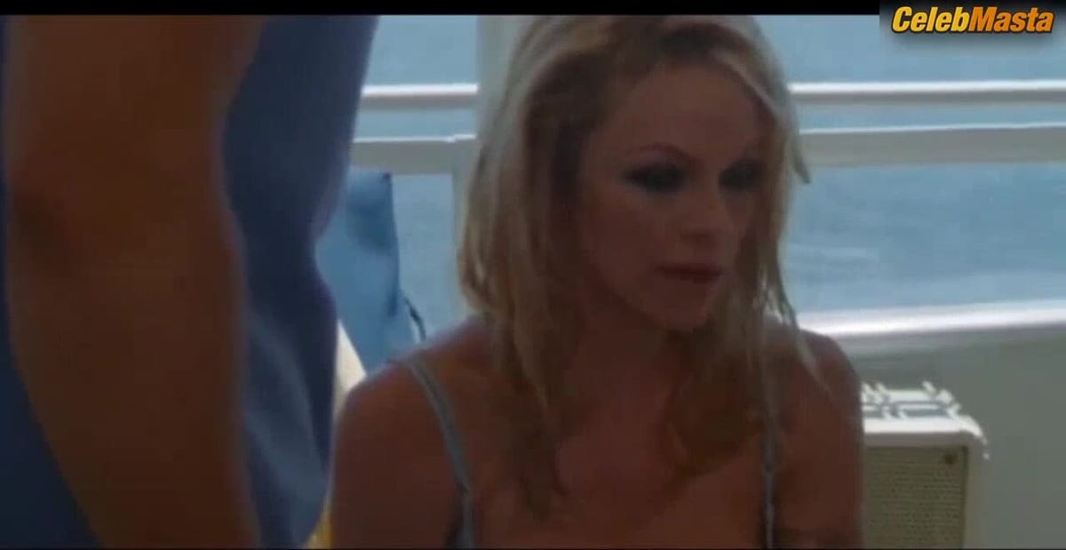Karen Kim and Pamela Anderson Bares Boobs, Bikini Scene in V.i.p.