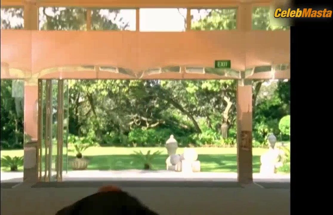 Rose McIver's Sex Scene from Power Rangers R.p.m