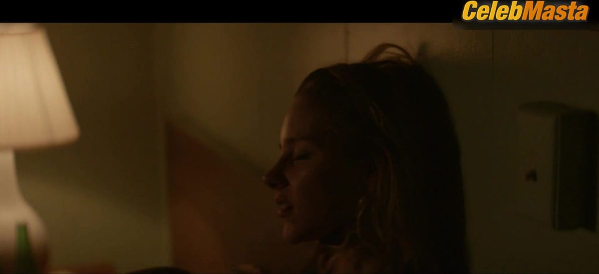 Keke Palmer and Haley Ramm Bare Lesbian Scene in Pimp
