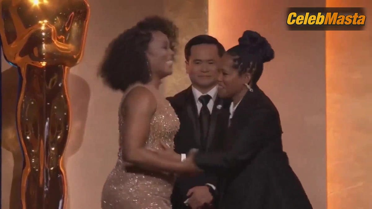 Angela Bassett and Regina King Lesbian, Booty Scene from Angela Bassett, Regina King Angela Bassett Kisses Regina King At The Oscars