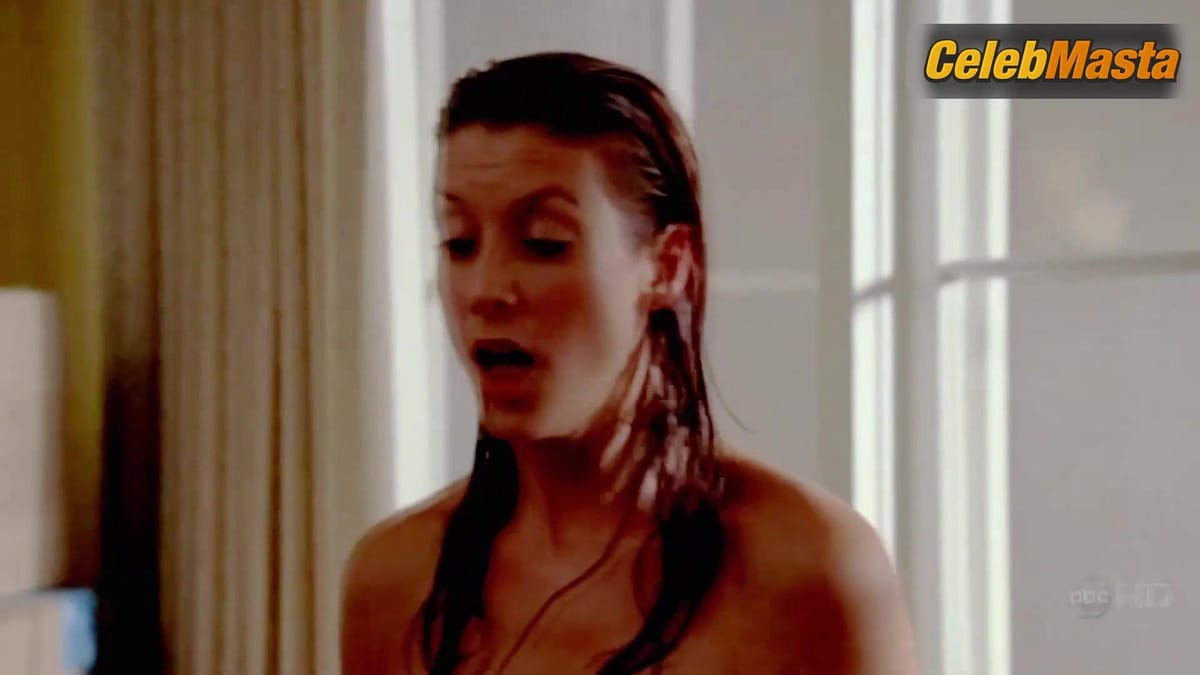 Kate Walsh Bares All in Scene from Private Practice