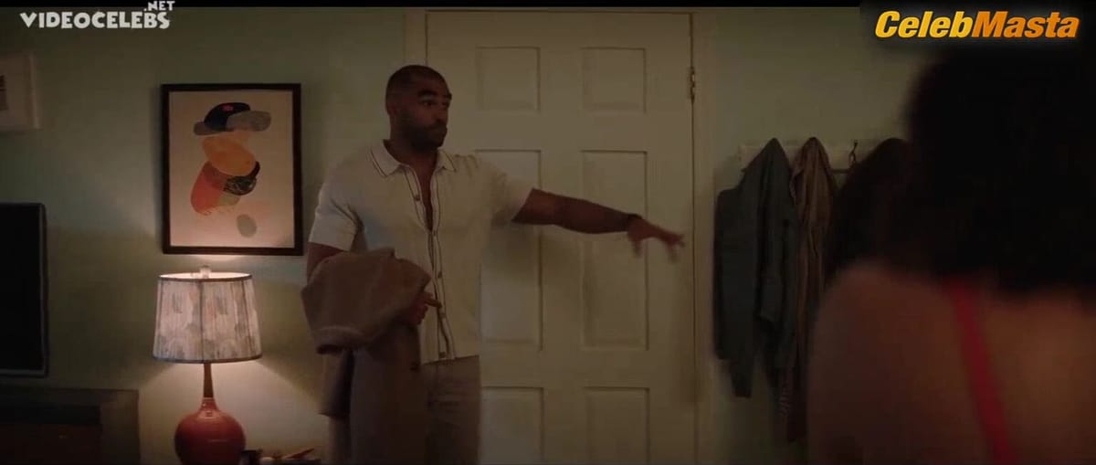 Zoey Deutch's Ass, Tits Scene from Voicemails for Isabelle