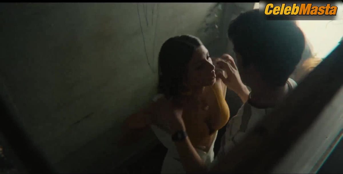 Mimi Keene Tits Scene in Sex Education
