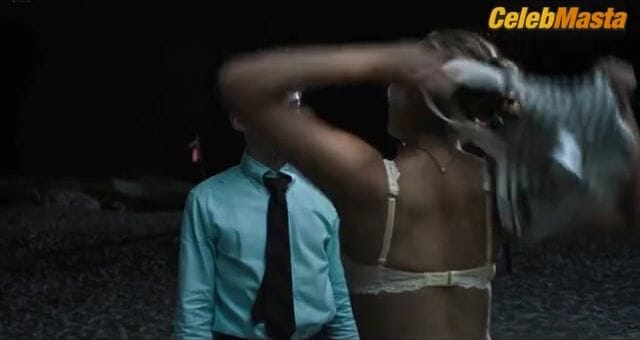 Jennifer Lawrence Bares Boobs, Ass in No Hard Feelings Scene