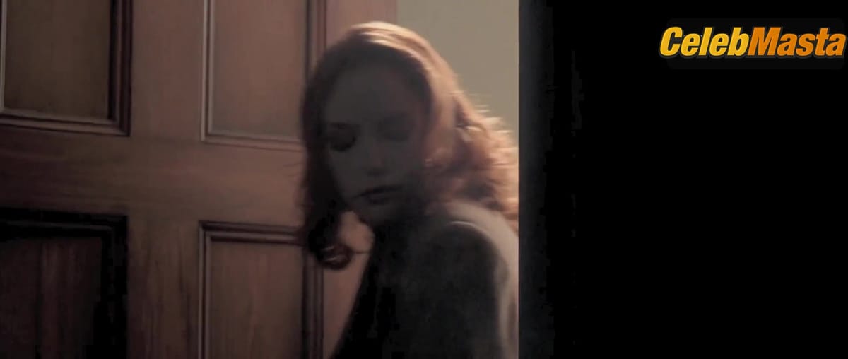 Alicia Witt and Danielle Harris Share a Sexy Scene in Urban Legend