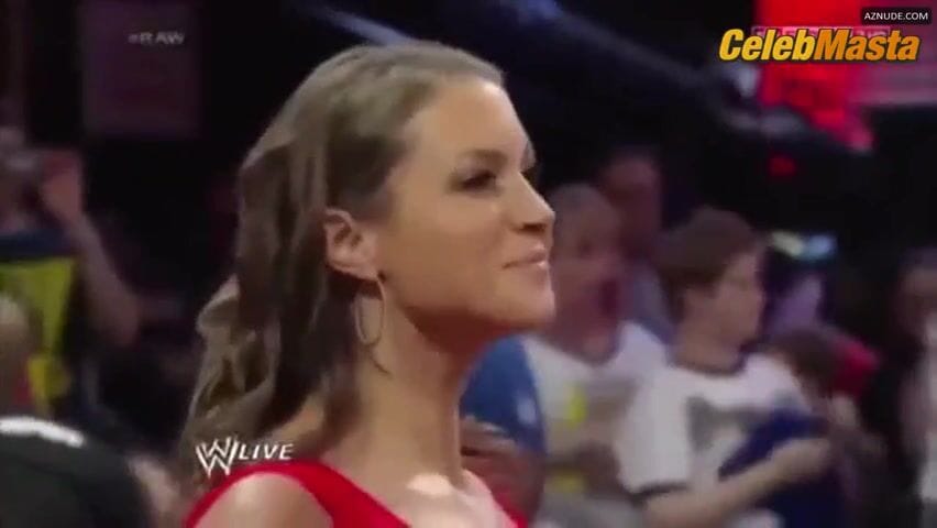 Nikki Bella's Sexy Scene from WWE Monday Night RAW
