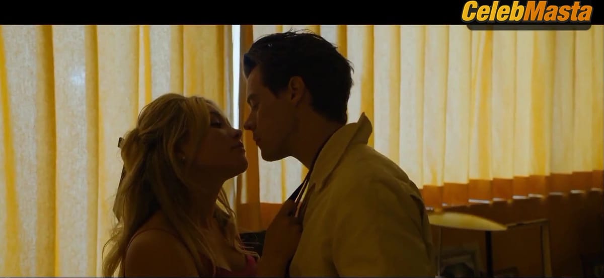 Florence Pugh Shows Her Booty and Boobs Scene in Don't Worry Darling