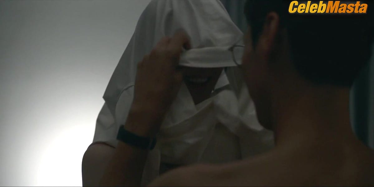 Kang Hae-Lim Bares Boobs, Underwear Scene in Somebody