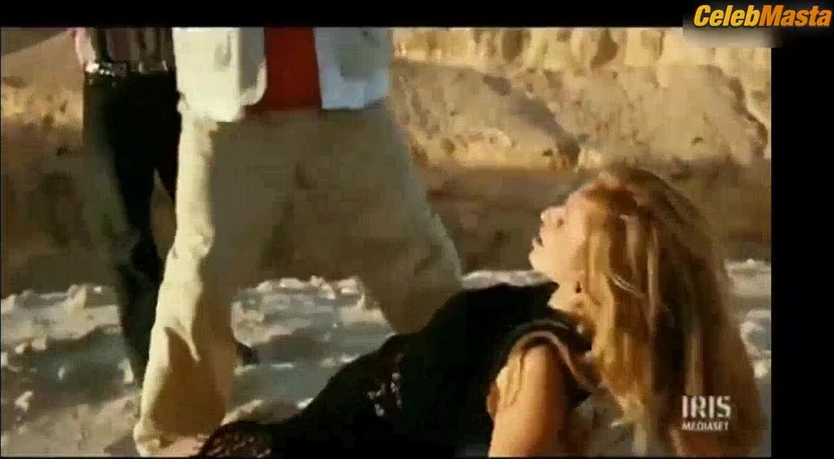 Deborah Caprioglio Tits Scene from Storia D'amore Con I Crampi