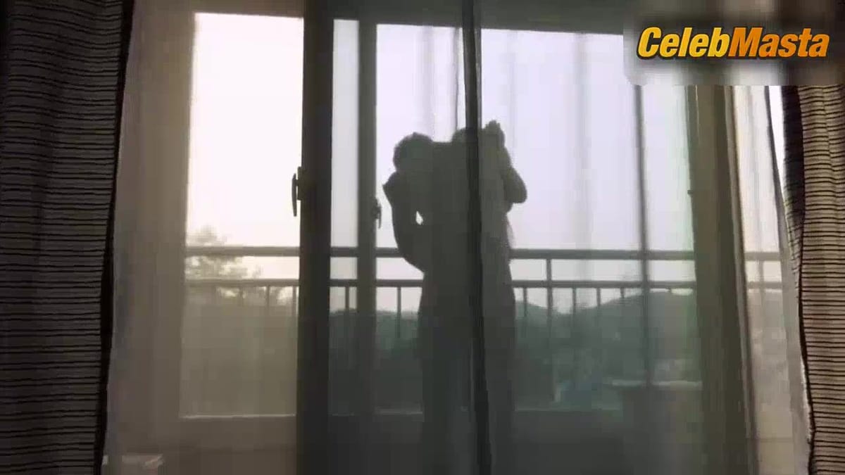 Lee Chae-dam and Lee Eun-i Tits Scene from Comic Stories