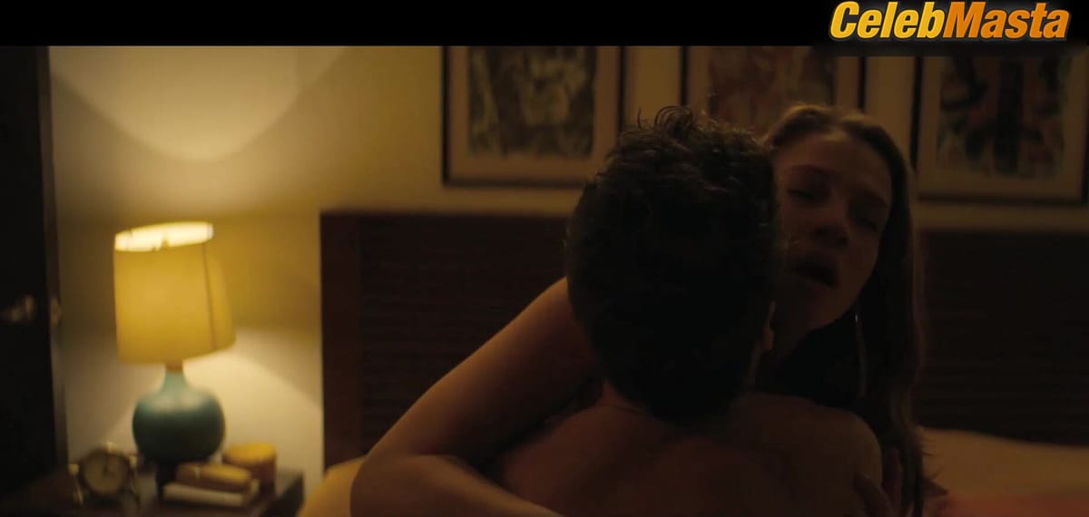 Carolina Miranda's Tits Scene in Mujeres Asesinas