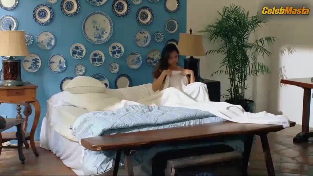 Jela Cuenca's Boobs Scene in Girl Friday