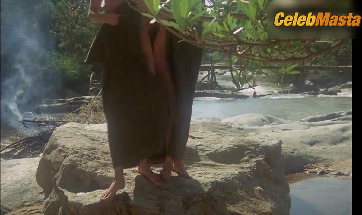 Sylvia Kristel and Marika Green Reveal Boobs, Lesbian Scene in Emmanuelle
