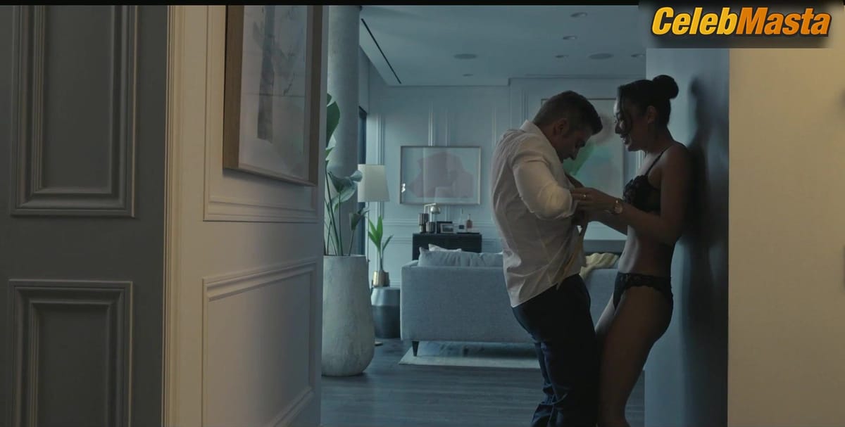 Li Jun Li's Underwear Scene in Sex/life