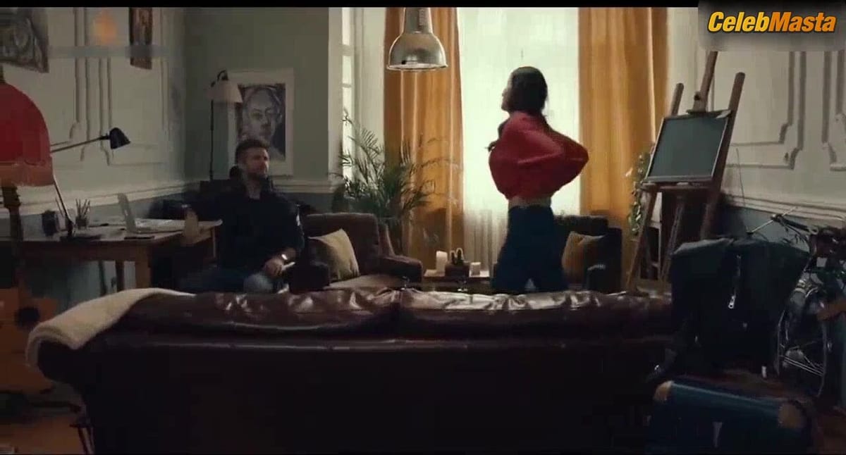 Ilayda Akdogan Sex Scene from Masallardan Geriye Kalan