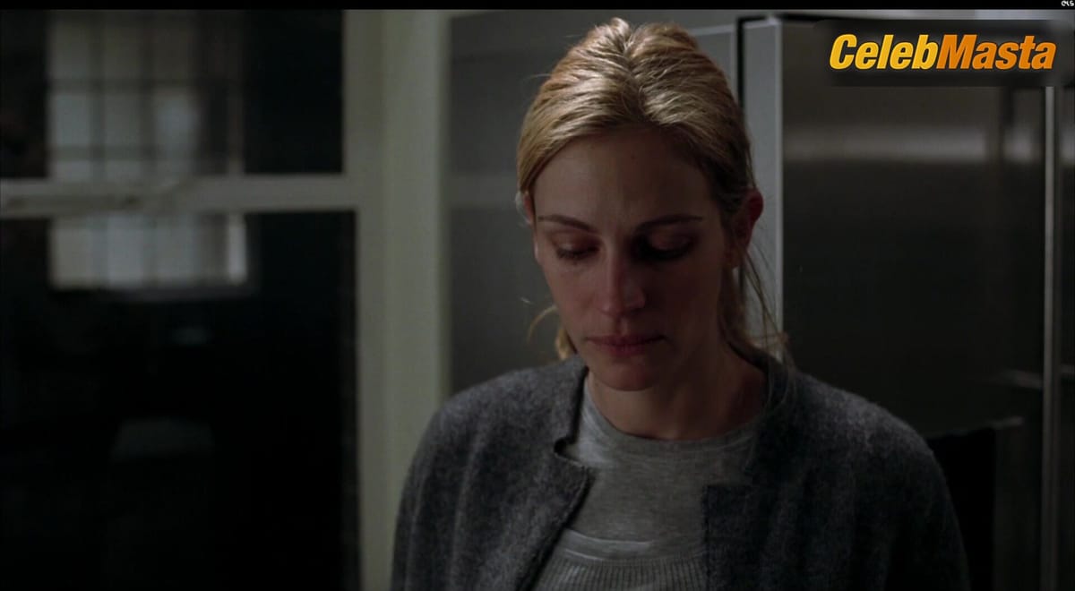 Julia Roberts Steamy Scene in Closer