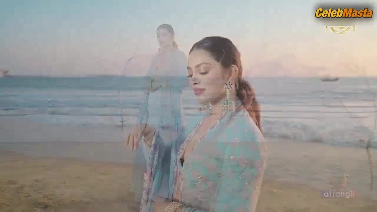 Muskaan Mohnot, Gargi Shirurkar and Aditi Jain's Hot Scene in Flaunt