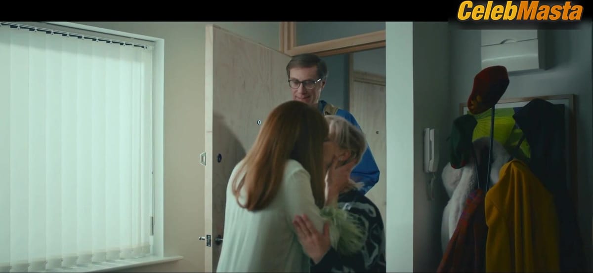 Eleanor Tomlinson and Chelsea Edge's Lesbian Scene in The Outlaws