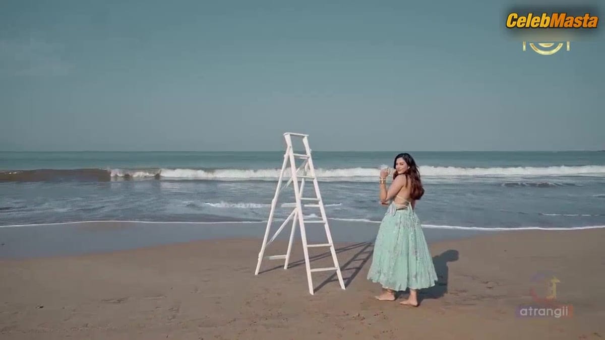 Muskaan Mohnot, Gargi Shirurkar and Aditi Jain Show Hot Scene in Flaunt
