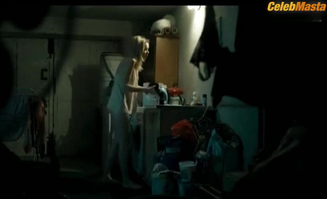 Paulina Galazka Bares Booty, Boobs Scene in Klangor