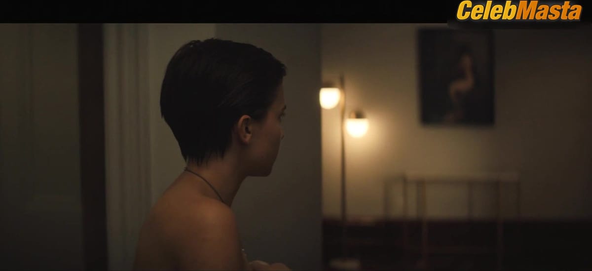Cailee Spaeny's Sex Scene in The Craft Legacy