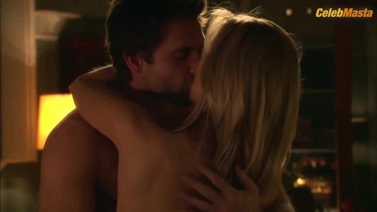 Julie Benz Shows Off Hot Scene in Circle Of Friends