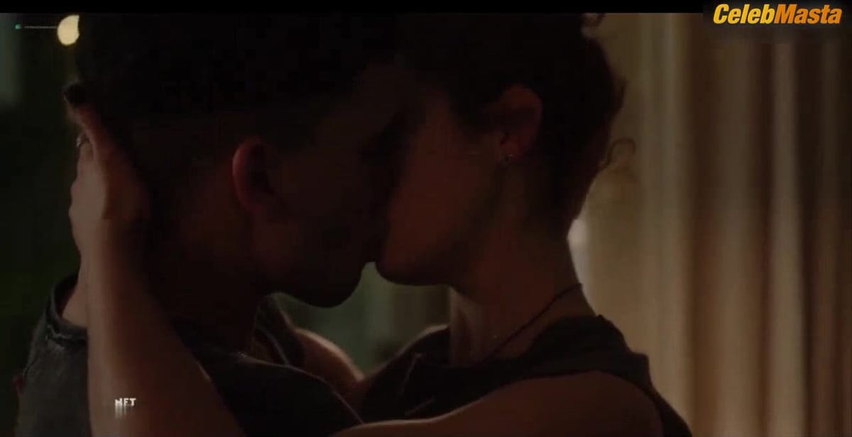 Maria Pedraza Flaunts Booty and Boobs Scene in Elite