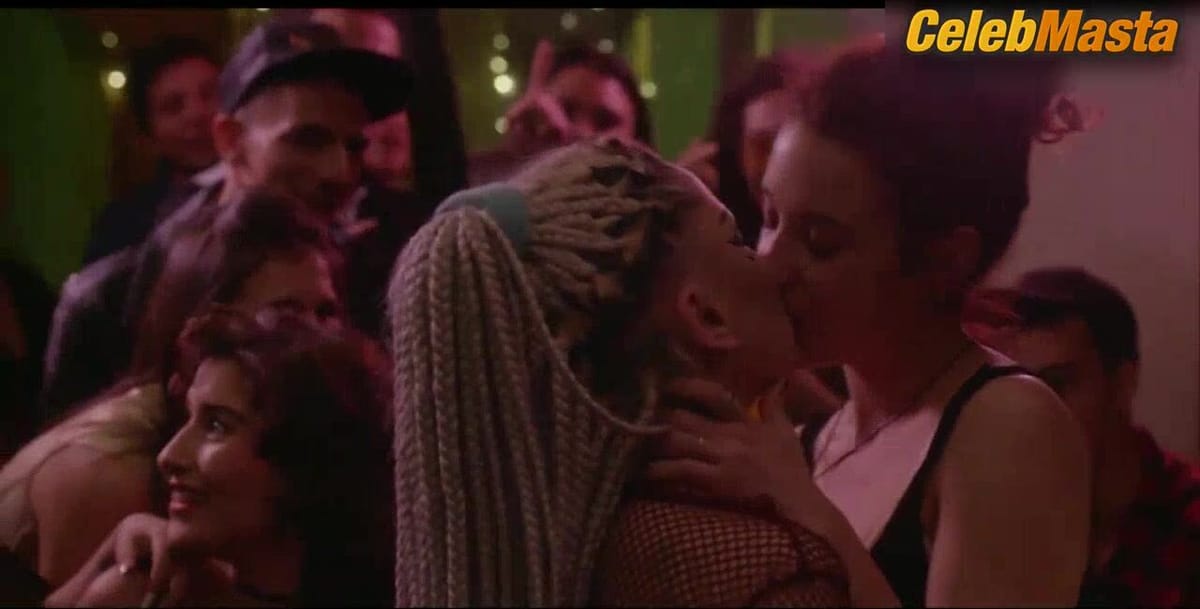 Maria Pedraza's Lesbian Scene in Elite
