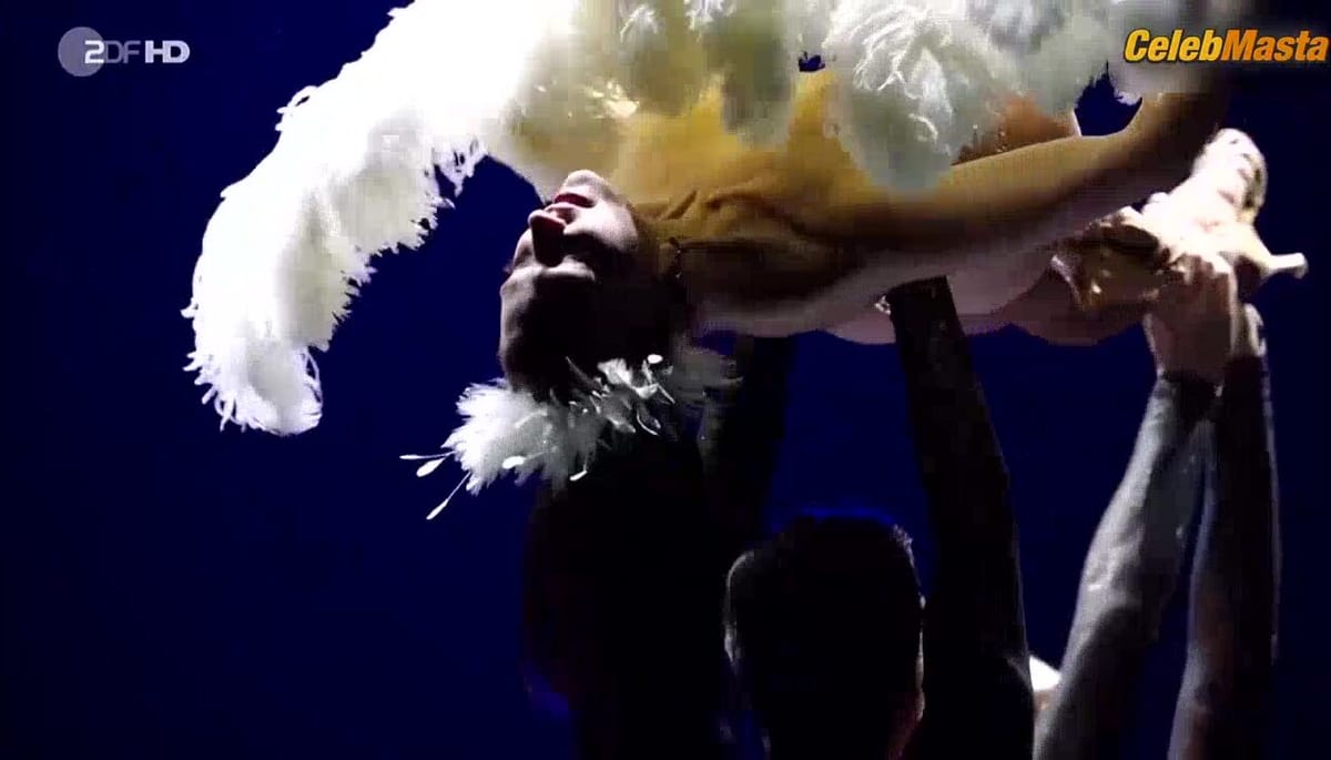 Luise Befort and Svenja Jung Tits Scene from The Palace