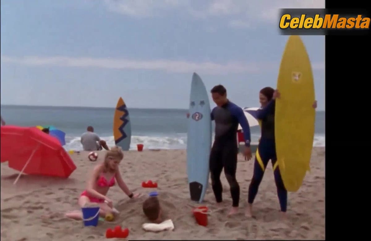 Alison Macinnis and Sasha Williams Swimsuit Scene in Power Rangers Lightspeed Rescue